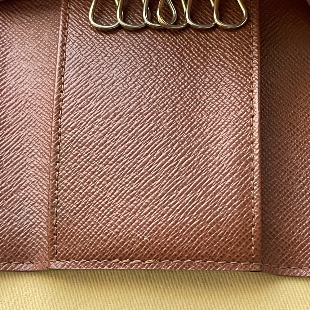 Authentic Louis Vuitton 6 Key Holder - Purchased from Louis Vuitton - Picture 12 of 16